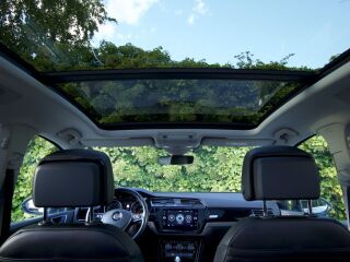 Volkswagen Touran Highline 1.4 R4 110кВ