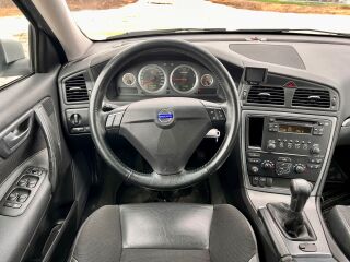 Volvo V70 2.4 R5 D5 136kW