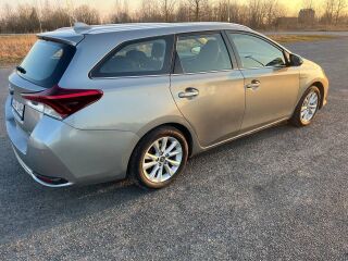 Toyota Auris 1.8 73кВ