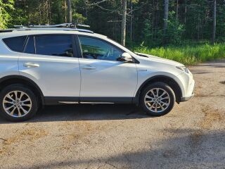 Toyota RAV4 2.5 114кВ