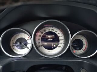 Mercedes-Benz E 200 2.1 100kW