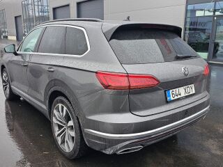 Volkswagen Touareg TDI 4-Motion Tiptronic Elegance 3.0 210кВ