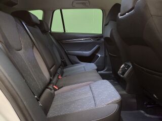 Skoda Octavia Combi Elegance 1.5 110кВ