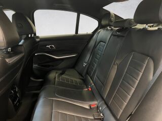 BMW 330 e xDrive M-Sportpakett 2.0 R4 215kW