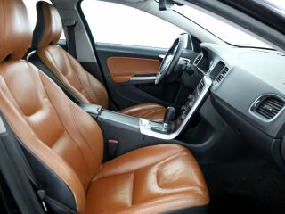 Volvo V60 Summum AWD 4x4 ATM 2.4 D5 151kW
