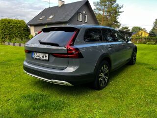 Volvo V90 Cross Country AWD H&K INSCRIPTION INTELLI SAFE 2.0 D4 140кВ
