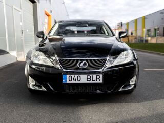 Lexus IS 220 s 2.2 130kW