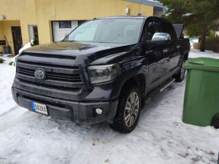 Toyota Tundra CrewMax platinum 1794 edition 5.7 284kW