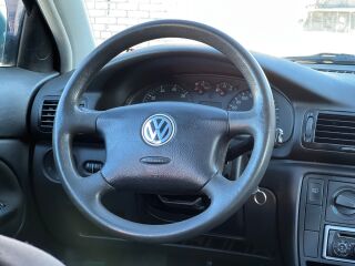 Volkswagen Passat 1.6 R4 74kW