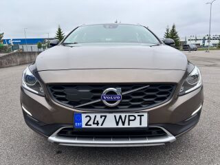 Volvo V60 Cross Country AWD SUMMUM 2.4 R5 140kW