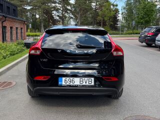 Volvo V40 Summum 1.6 TDi 84kW