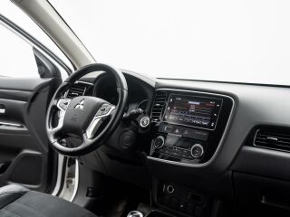 Mitsubishi Outlander Instyle 4WD PHEV 2.0 149kW