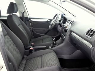 Volkswagen Golf Comfortline 1.6 75кВ