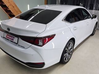 Lexus ES 300h F-Sport S Mark Levinson 2.5 131kW