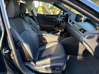 Lexus ES 300h +LPG 2.5 131kW