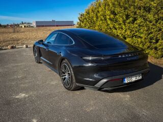 Porsche Taycan 4s 420kW battery plus 420kW