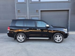 Toyota Land Cruiser 4.5 V8 210kW