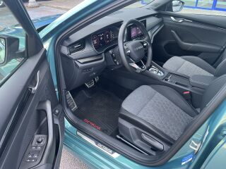Skoda Octavia HB SportLine FL 4x4 2.0 TSI 150кВ