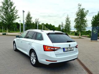 Skoda Superb Combi Elegance N1 2.0 R4 TDI 140kW