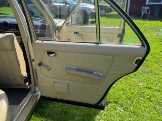 Mercedes-Benz 200 W123 2.0 44кВ
