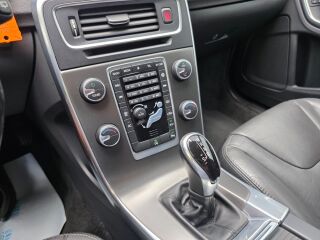 Volvo V60 Summum Ice White 2.0 D4 133kW