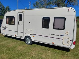 Bailey Pagana bordeaux