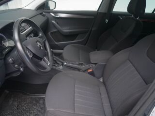 Skoda Octavia Elegance Combi 1.5 96кВ