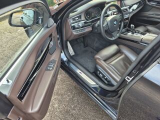 BMW 730 xDrive LCI M-sportpakett Shadowline 3.0 TDI 190кВ