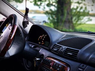 Mercedes-Benz CL 500 5.0 V8 225кВ