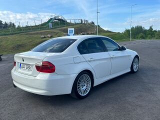 BMW 330 3.0 170kW