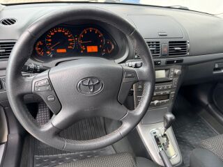 Toyota Avensis Wagon Linea Sol 2.0 108кВ