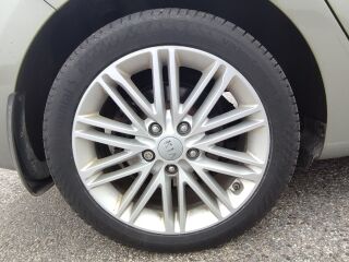 Kia Carens Comfort Pack 7DCT 1.7 104кВ