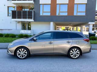 Toyota Auris Activ Hybrid Luxury Facelift 1.8 90kW