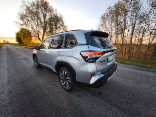 Subaru Forester AWD E-Boxer LIMITED CVT 2.0 100kW