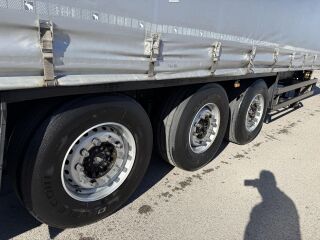 Schmitz Semitrailer Curtainsider Standard