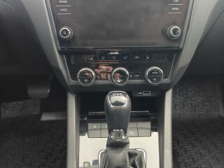 Skoda Octavia Elegance 1.5 96kW
