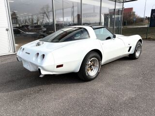 Chevrolet Corvette C3 5.7 V8 168kW