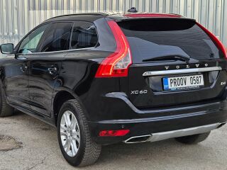 Volvo XC60 Momentum Onyx Black 2.0 D4 140кВ
