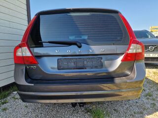 Volvo V70 MOMENTUM 2.4 R5 D5 136кВ