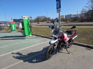 Moto Guzzi V85TT Premium V2 59kW