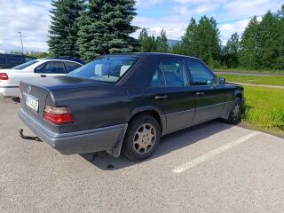 Mercedes-Benz E 250 2.5 83kW
