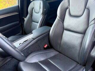 Volvo XC90 ULTIMATE BRIGHT 7 LUXURY XENIUM FULL 2.0 AWD B5 KERS Mild Hybrid 173kW