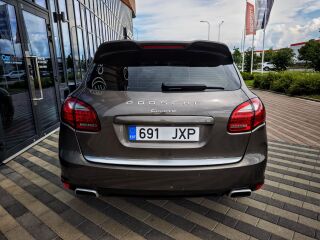 Porsche Cayenne Diesel 3.0 180кВ