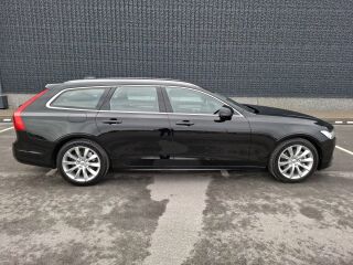 Volvo V90 Momentum PRO 2.0 140kW