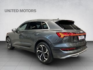 Audi e-tron 55 S-Line quattro 300кВ
