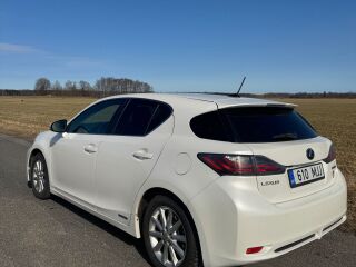 Lexus CT 200h 1.8 73кВ