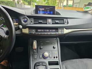 Lexus CT 200h 1.8 73кВ