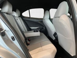 Lexus UX 300h F Sport Design 2.0 112kW