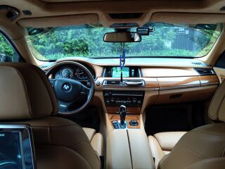 BMW 750 Individual xDrive long 4.4 330kW