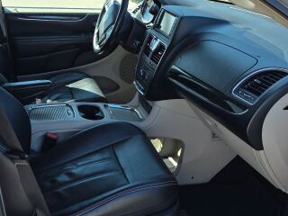 Lancia Voyager 2.8 120kW